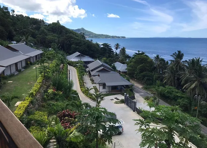 Paradise Yoga & Wellness * Takamaka