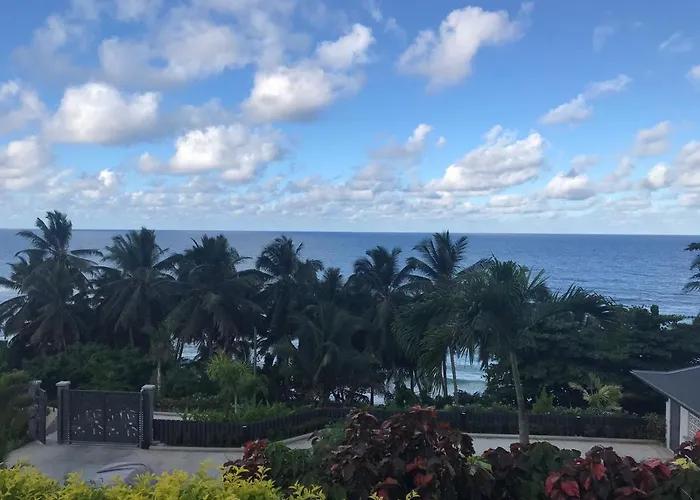 Paradise Yoga & Wellness Hotel Takamaka