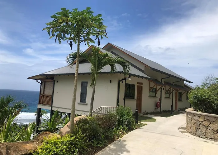 Paradise Yoga & Wellness * Takamaka