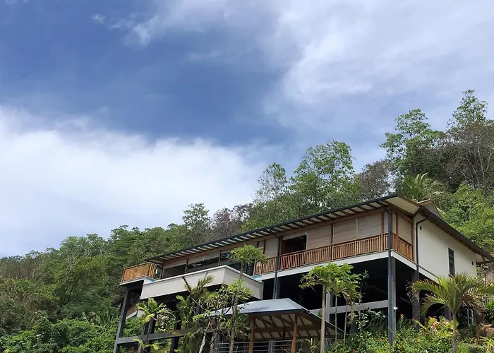 Paradise Yoga & Wellness Takamaka