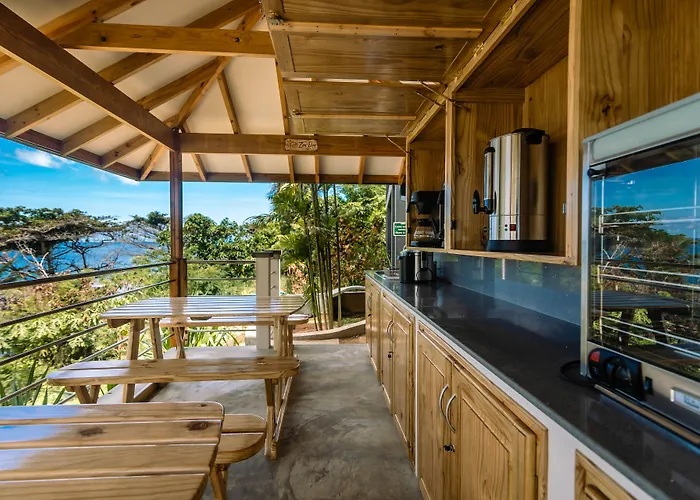 Paradise Yoga & Wellness Takamaka